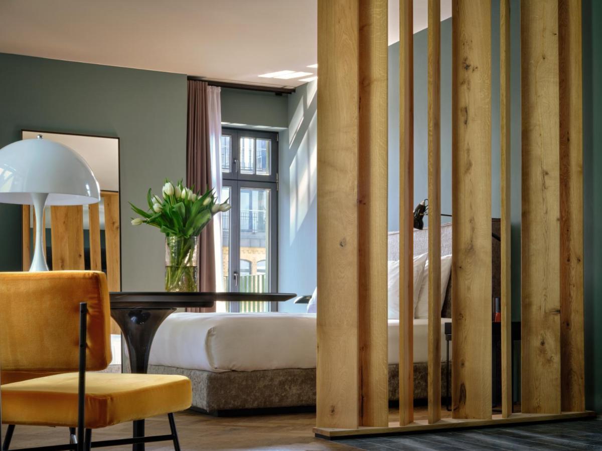 Sly Berlin Hotel Exterior photo A room at the hotel