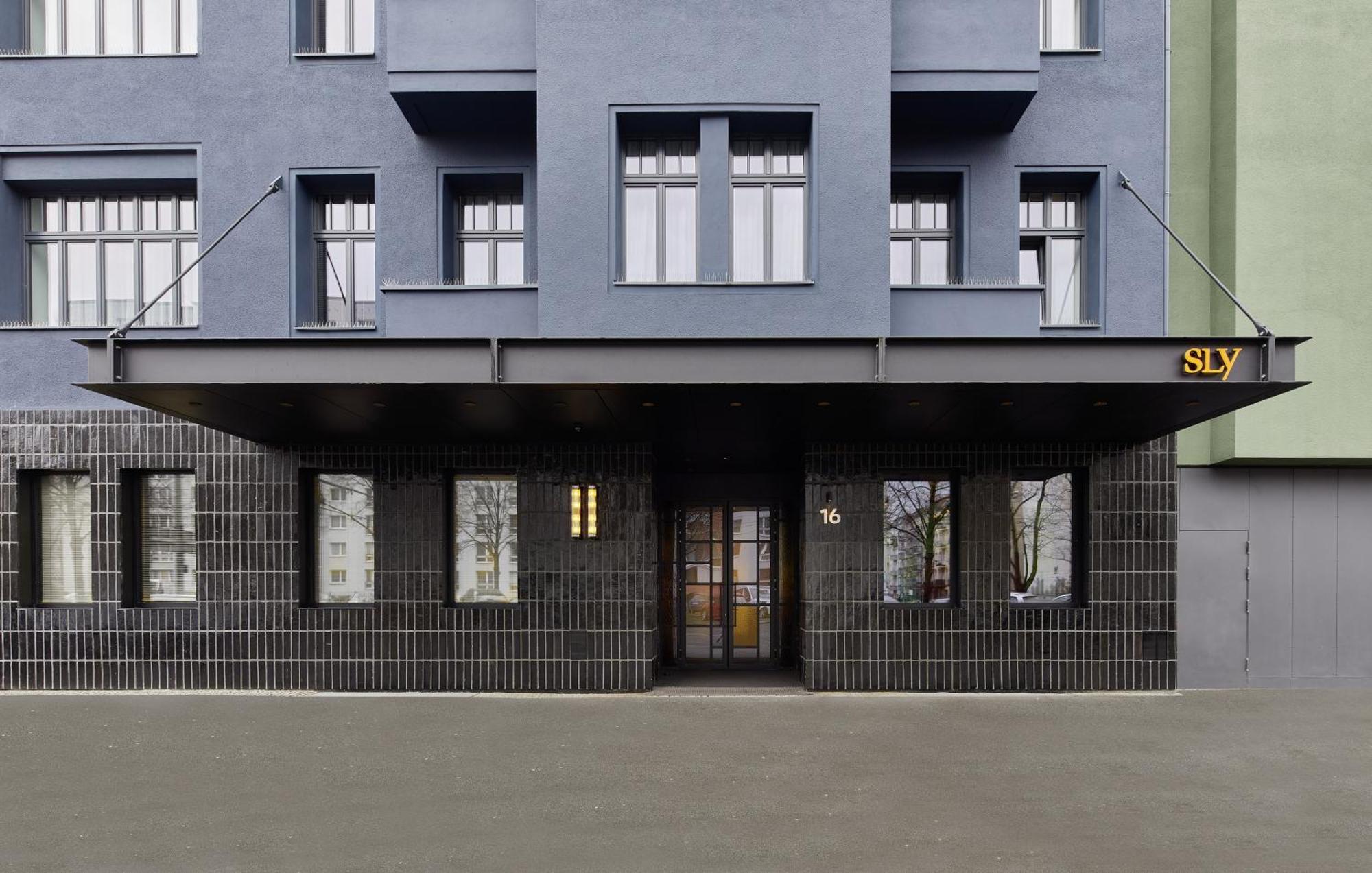 Sly Berlin Hotel Exterior photo SLV headquarters in Frankfurt