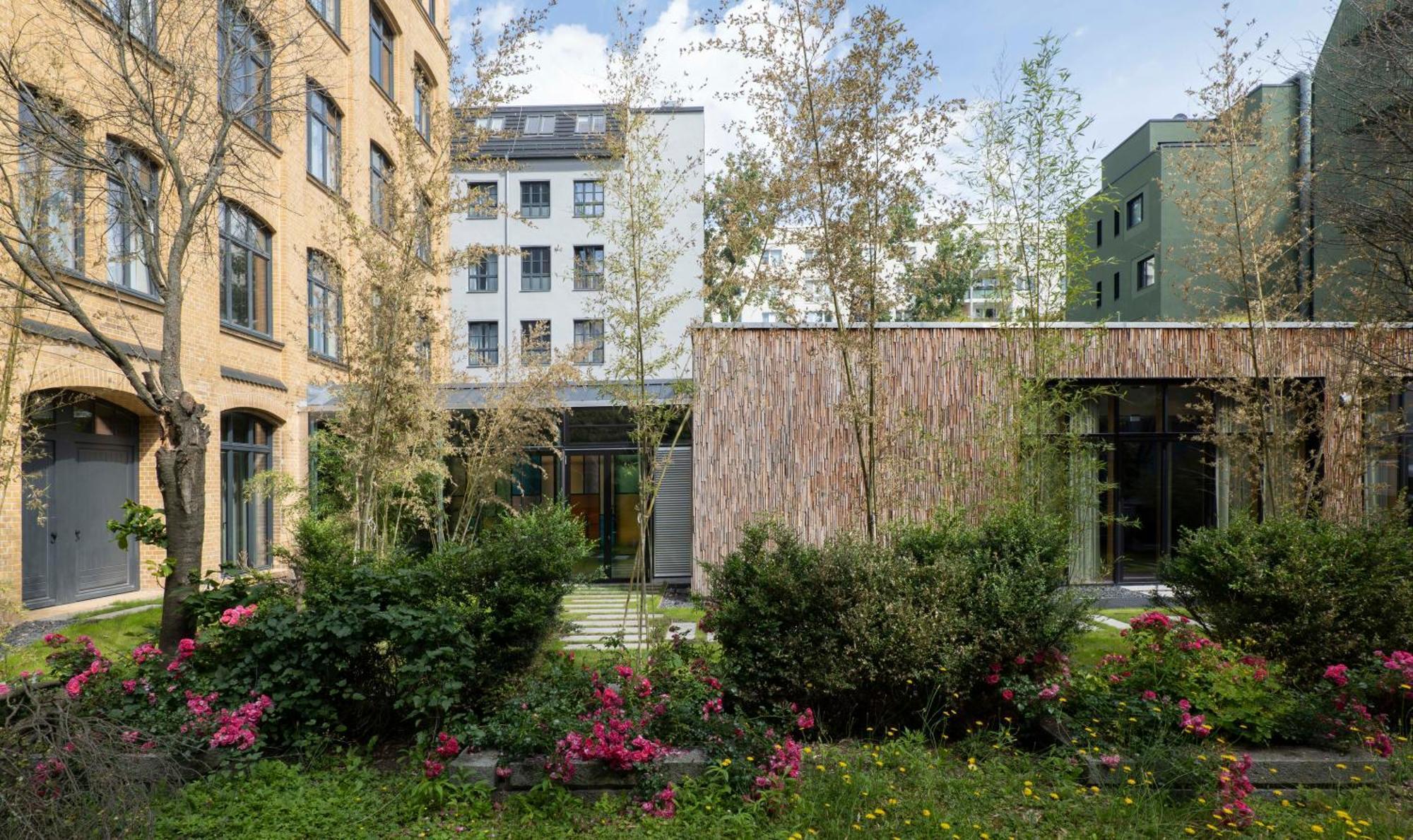 Sly Berlin Hotel Exterior photo The new building of the Institute of Chinese Studies